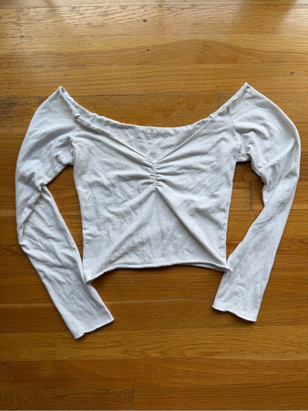 Brandy Melville White Off Shoulder Long Sleeve Top –  One Size